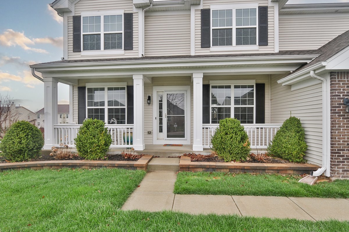 1110 Waterfront Lane, Pingree Grove, IL 60140
