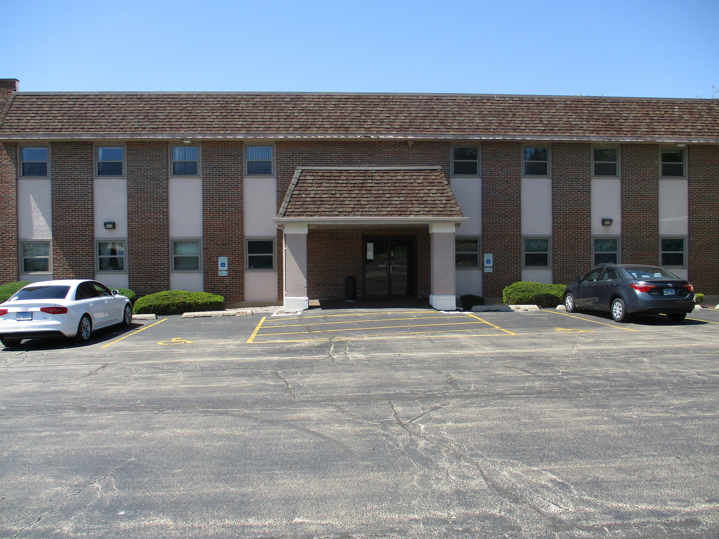 3510 Hobson Road, Woodridge, IL 60517