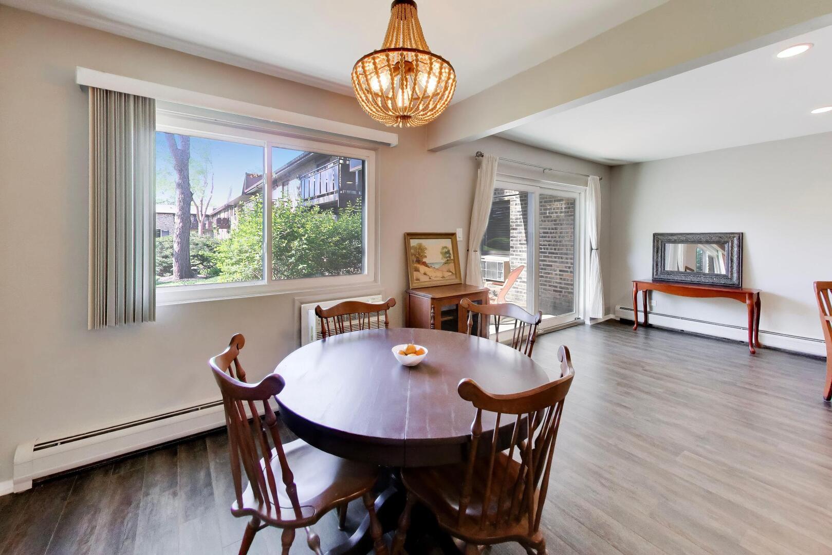2640 N Windsor Drive #103, Arlington Heights, IL 60004