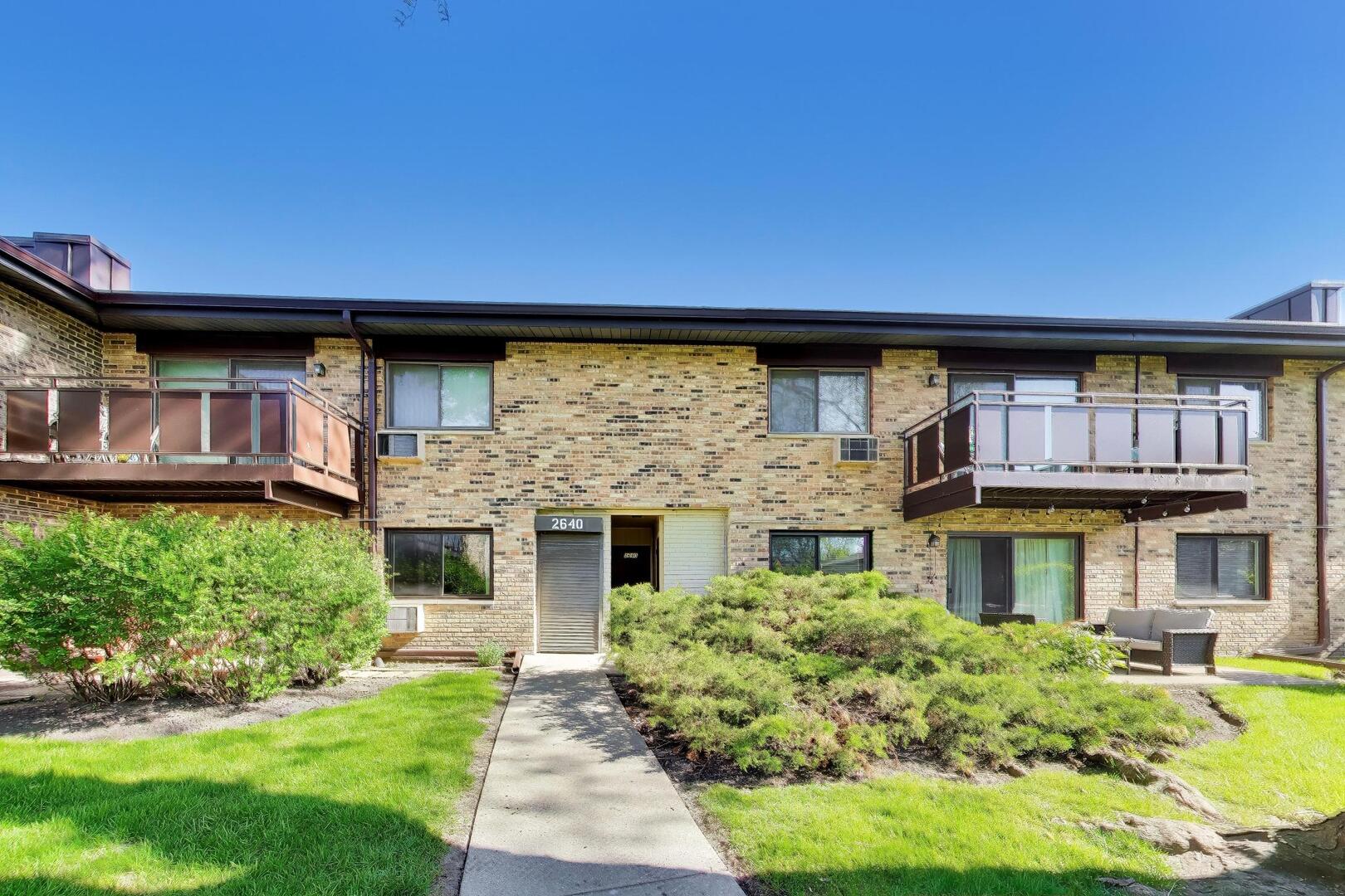 2640 N Windsor Drive #103, Arlington Heights, IL 60004