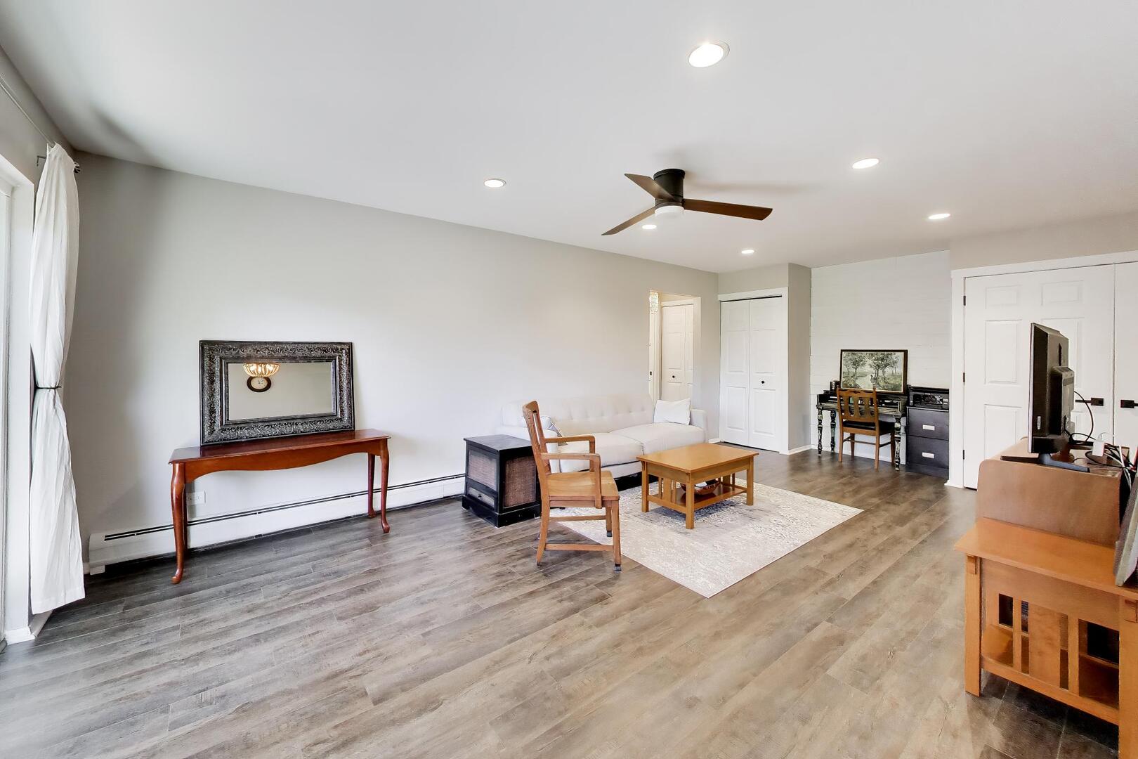 2640 N Windsor Drive #103, Arlington Heights, IL 60004