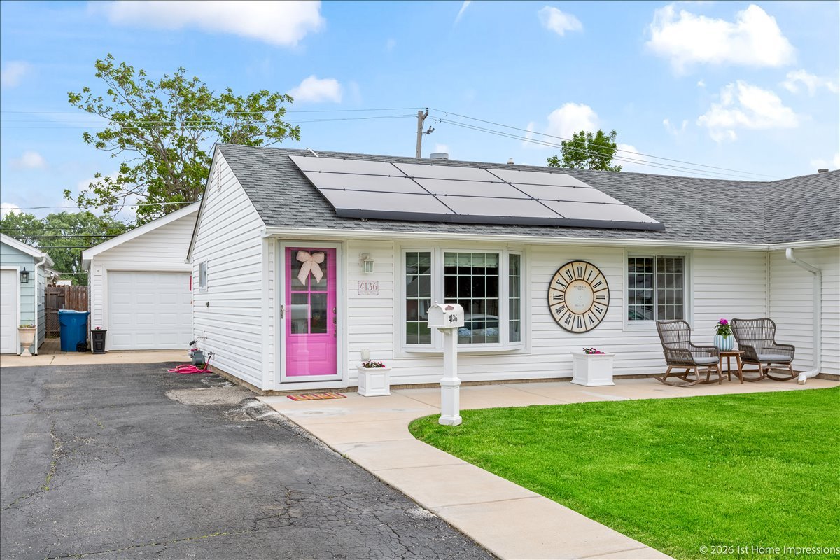 4136 W 90th Place, Hometown, IL 60456