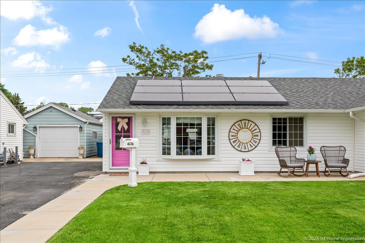 4136 W 90th Place, Hometown, IL 60456