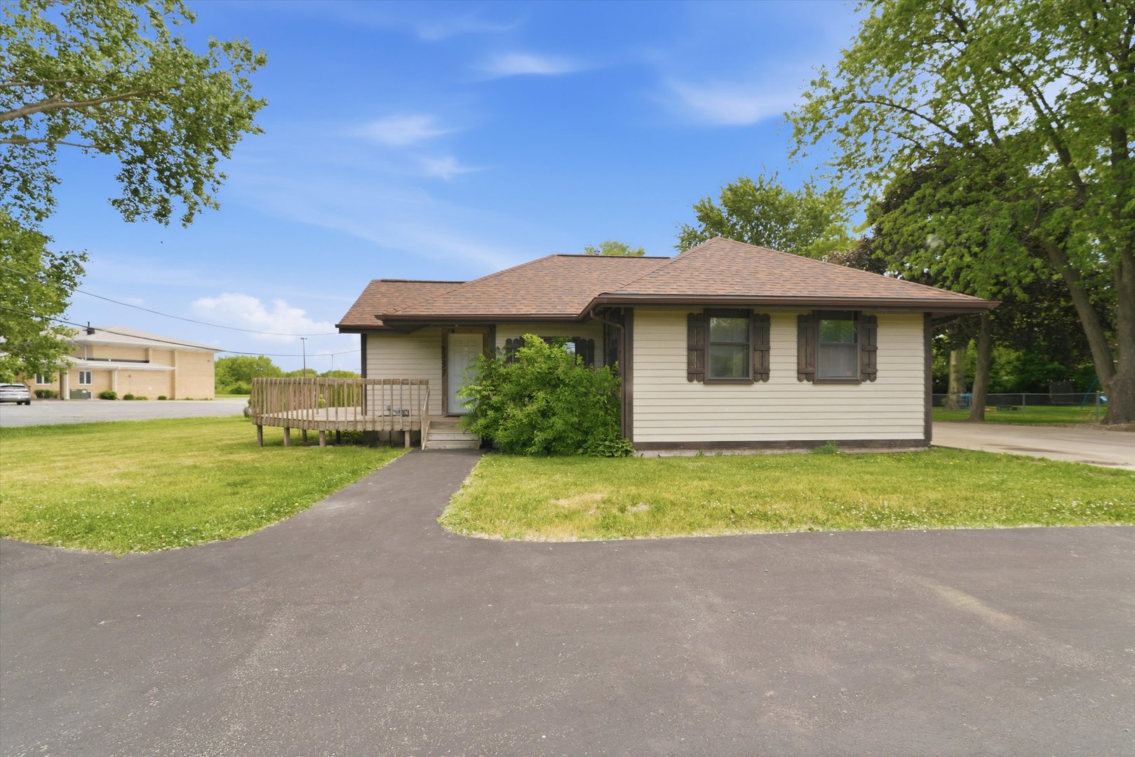 3537 N Lewis Avenue, Beach Park, IL 60087