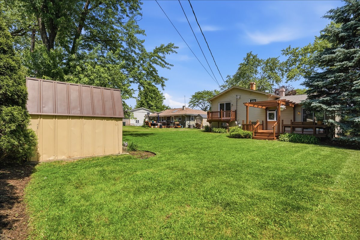 1707 Cherrywood Lane, Lindenhurst, IL 60046