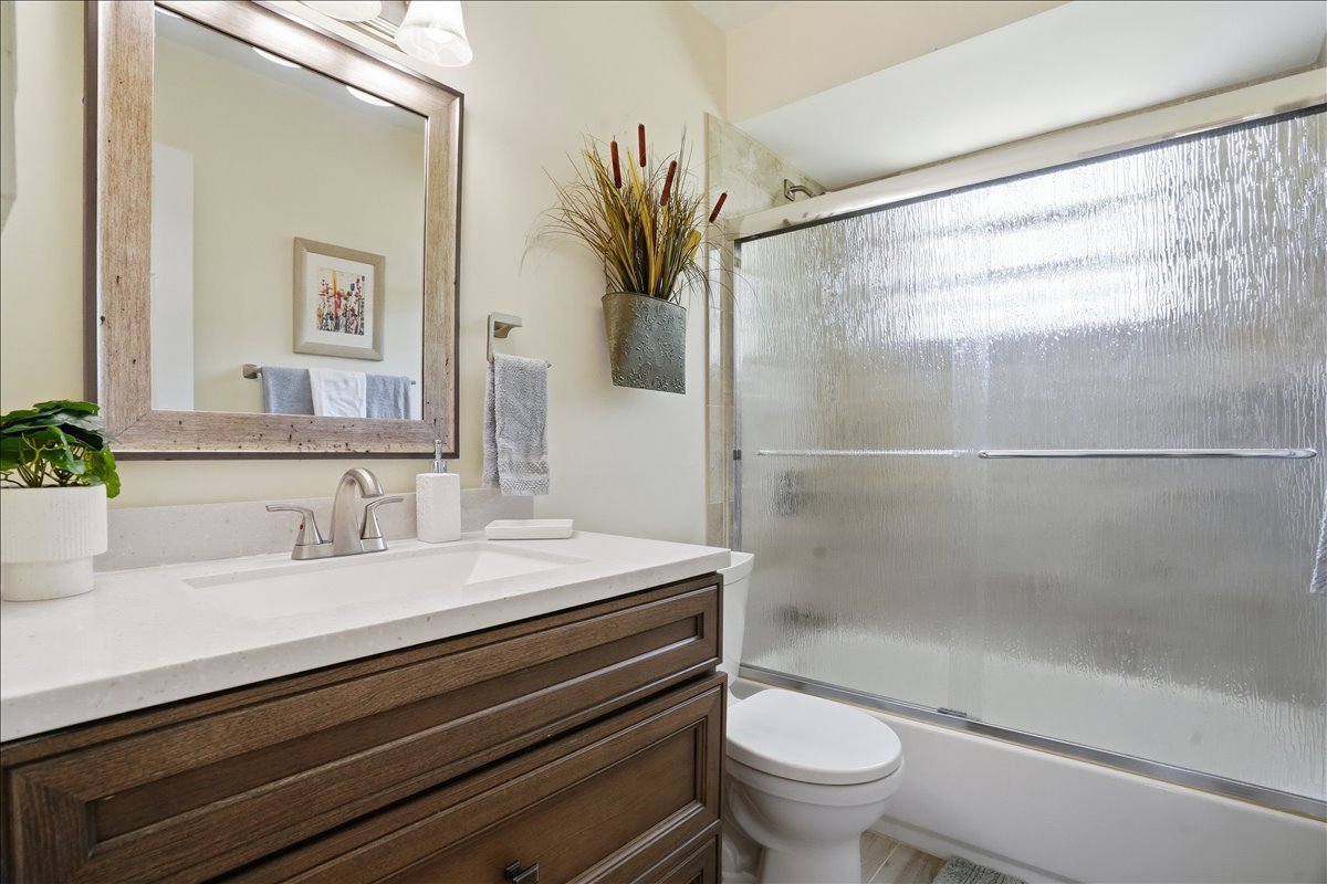 1707 Cherrywood Lane, Lindenhurst, IL 60046