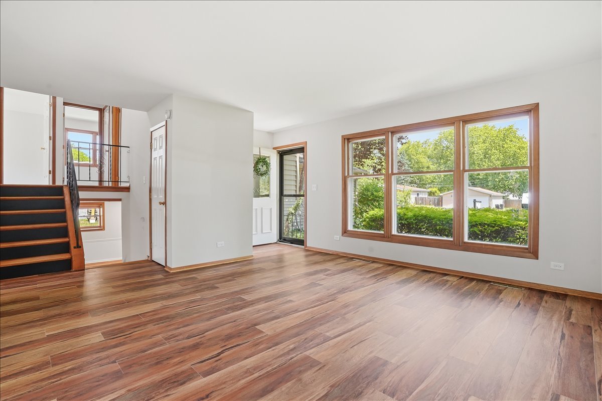 1707 Cherrywood Lane, Lindenhurst, IL 60046