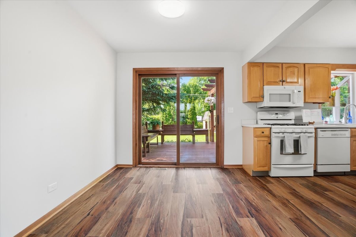 1707 Cherrywood Lane, Lindenhurst, IL 60046