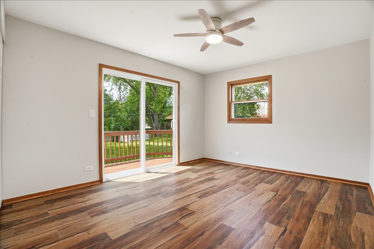 1707 Cherrywood Lane, Lindenhurst, IL 60046