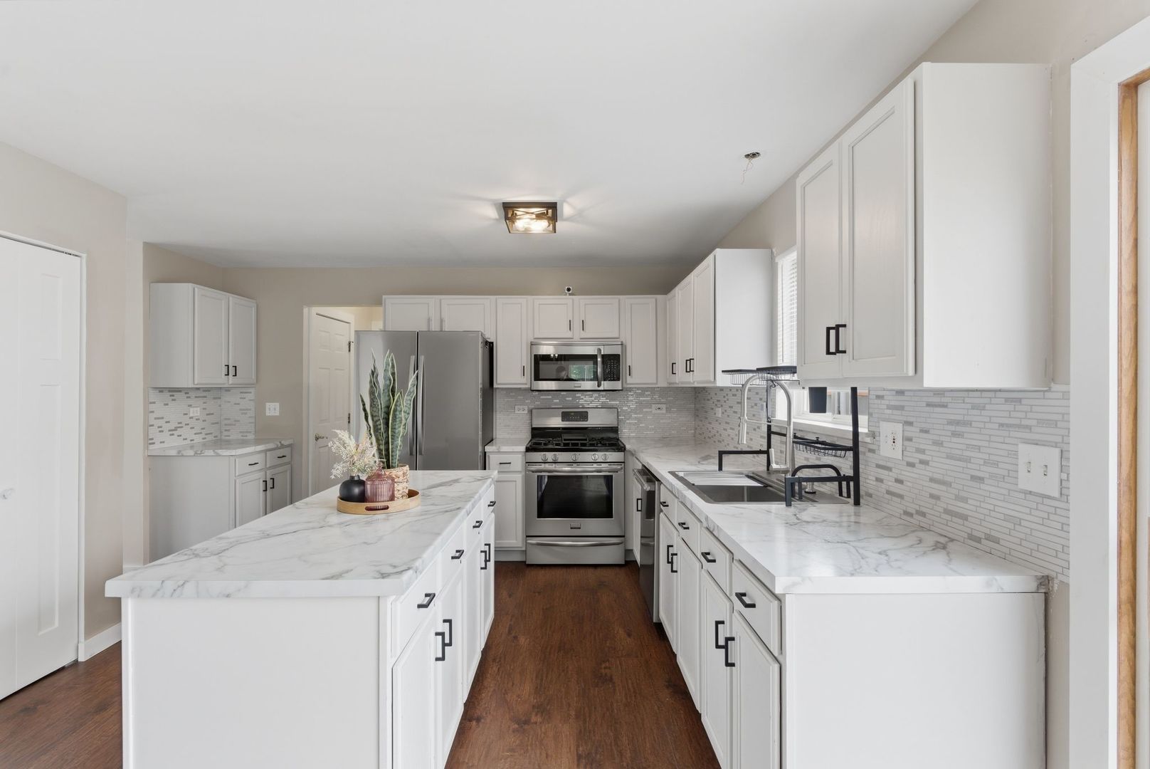 5313 Briarfield Lane, Lake In The Hills, IL 60156