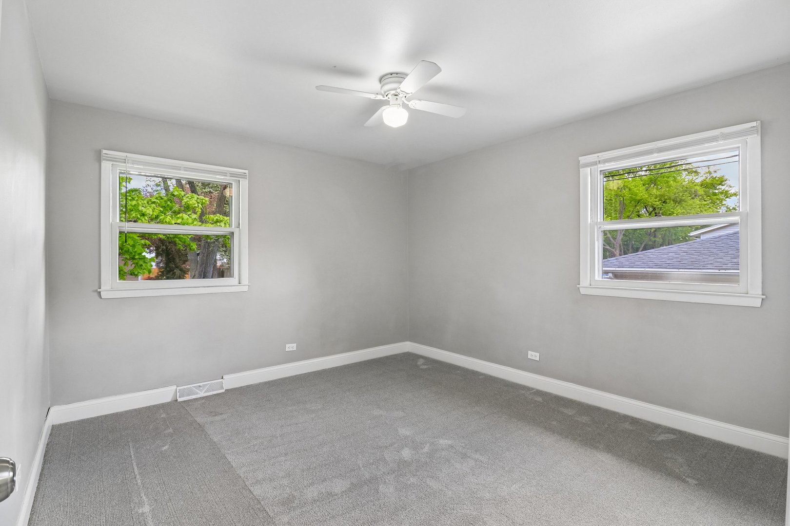 207 N Idlewild Avenue, Mundelein, IL 60060