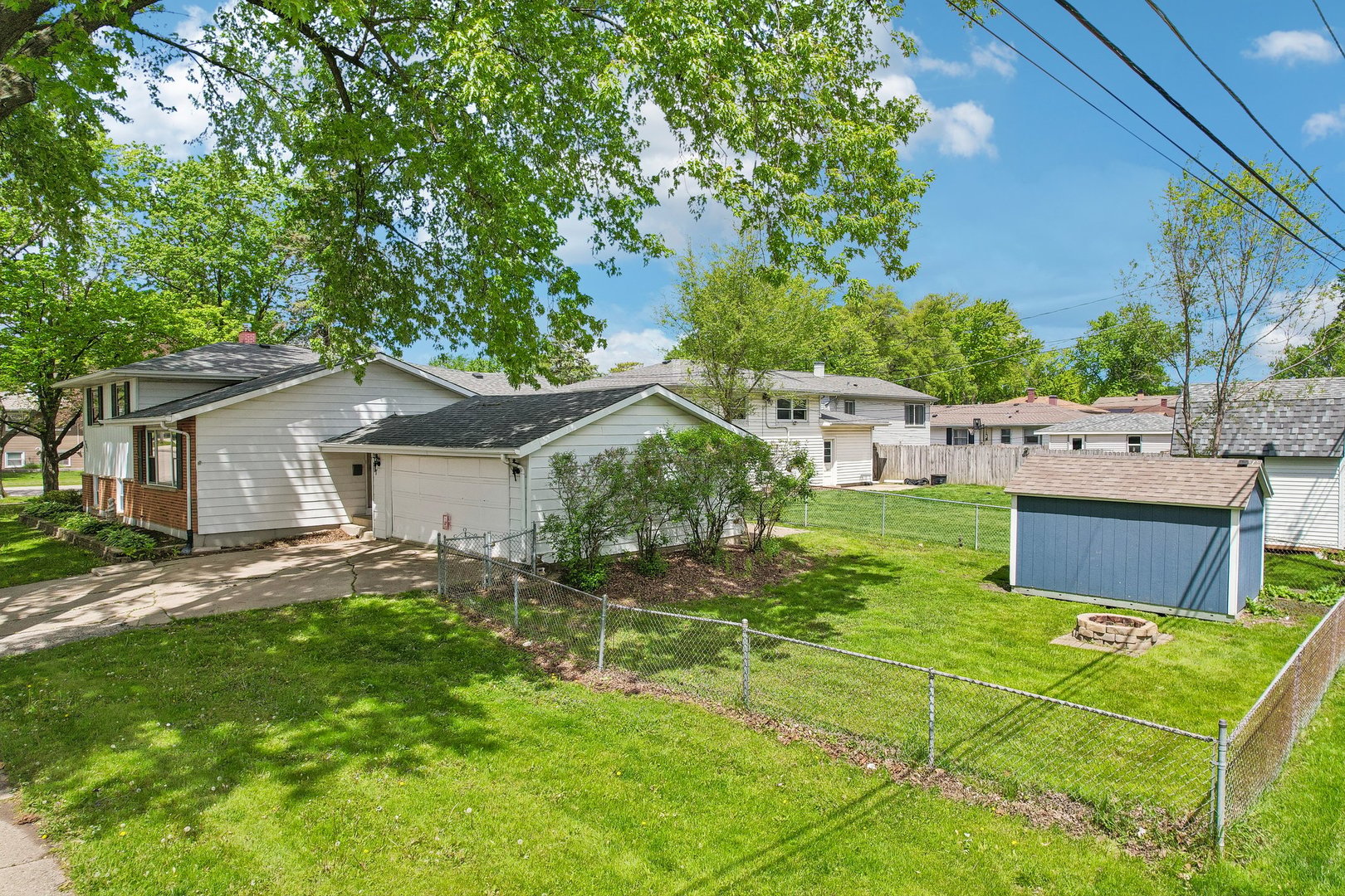 207 N Idlewild Avenue, Mundelein, IL 60060