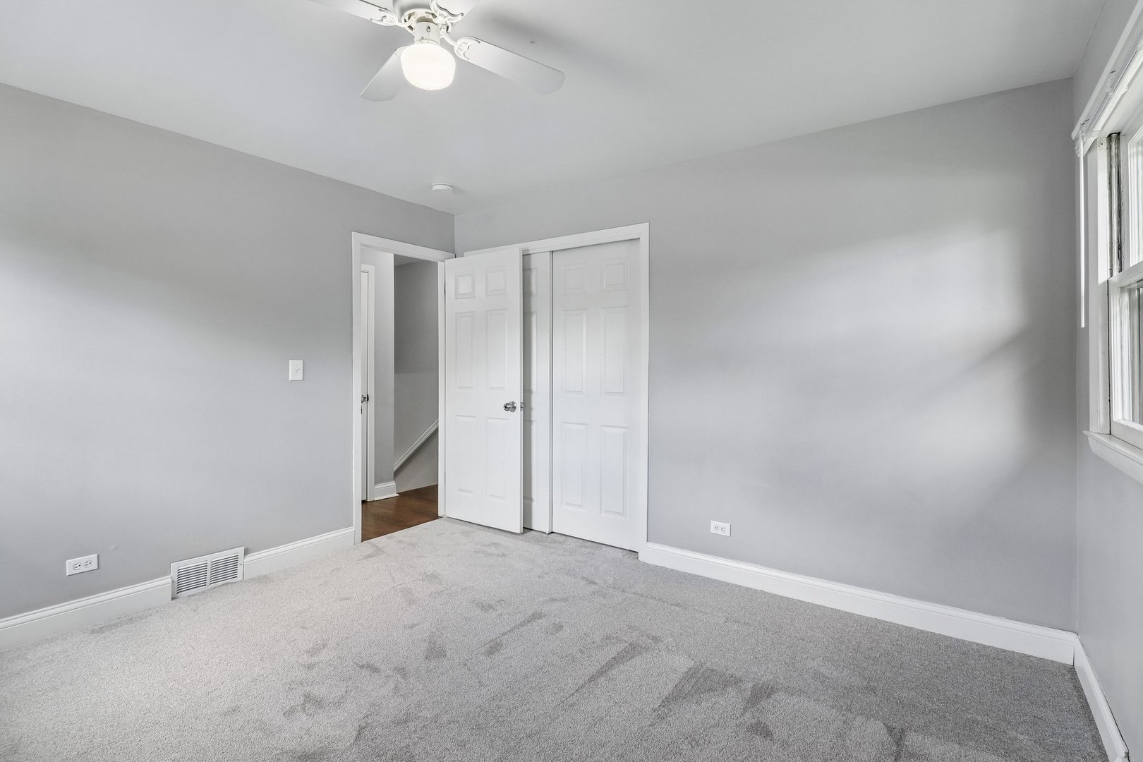 207 N Idlewild Avenue, Mundelein, IL 60060