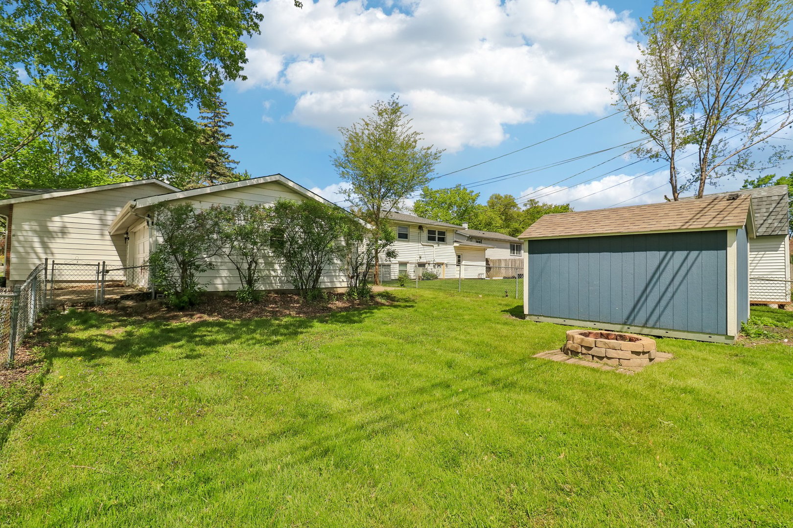 207 N Idlewild Avenue, Mundelein, IL 60060