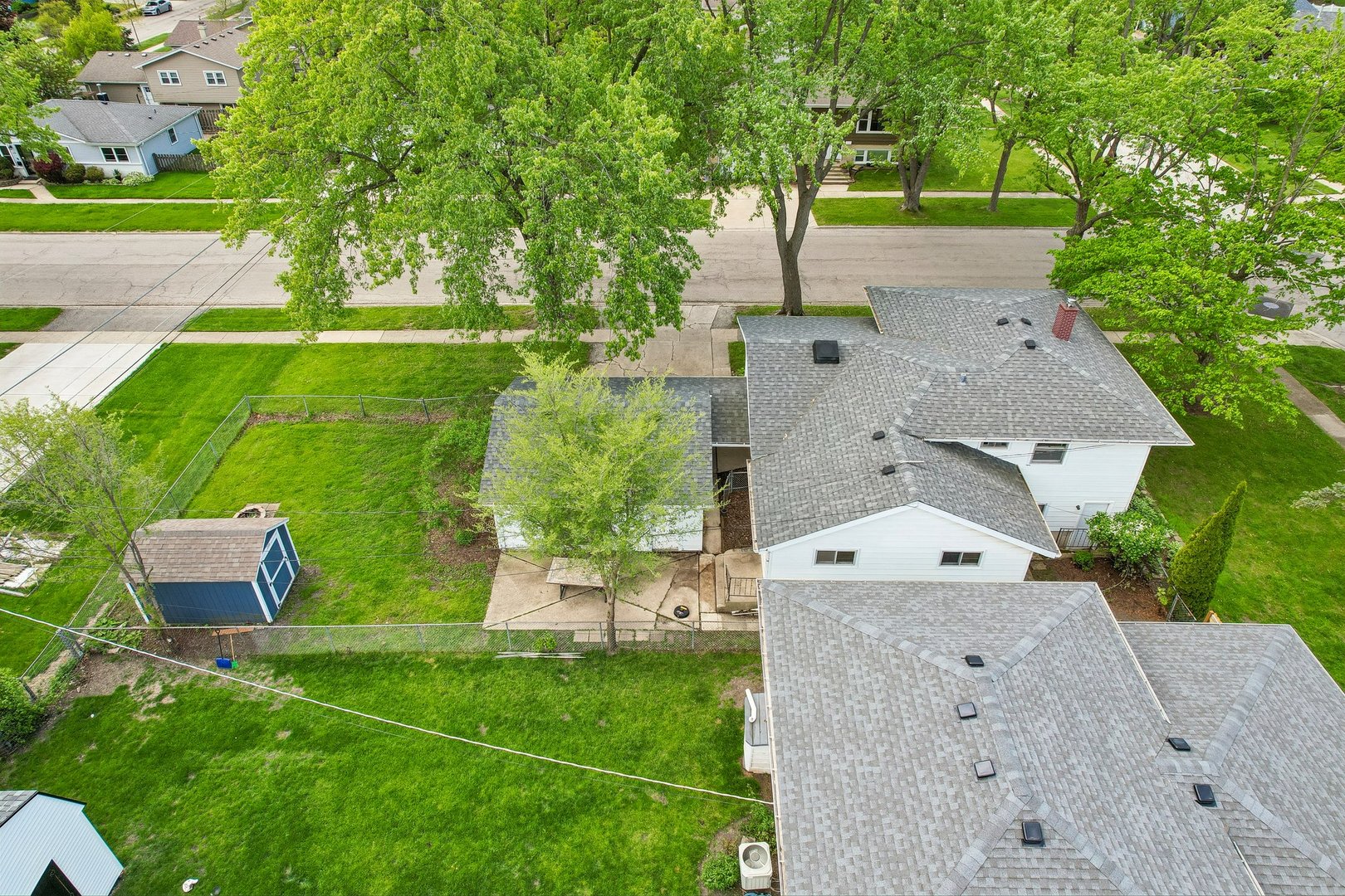 207 N Idlewild Avenue, Mundelein, IL 60060