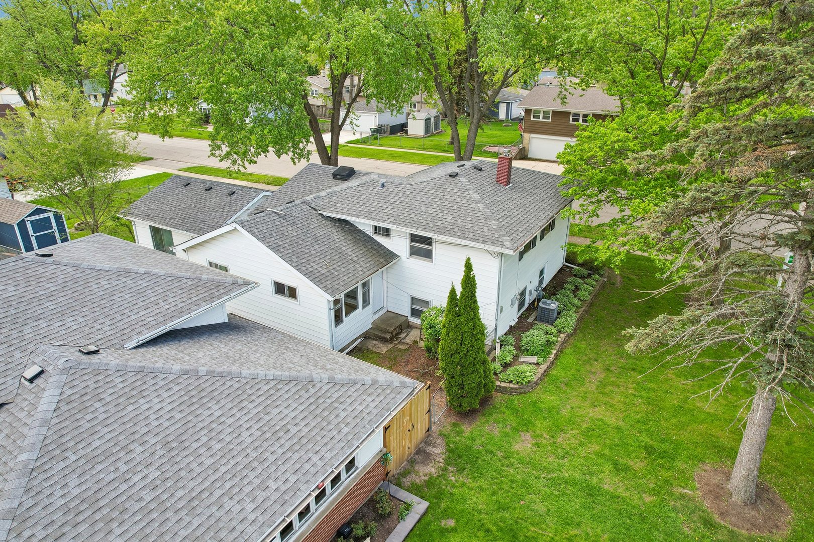 207 N Idlewild Avenue, Mundelein, IL 60060