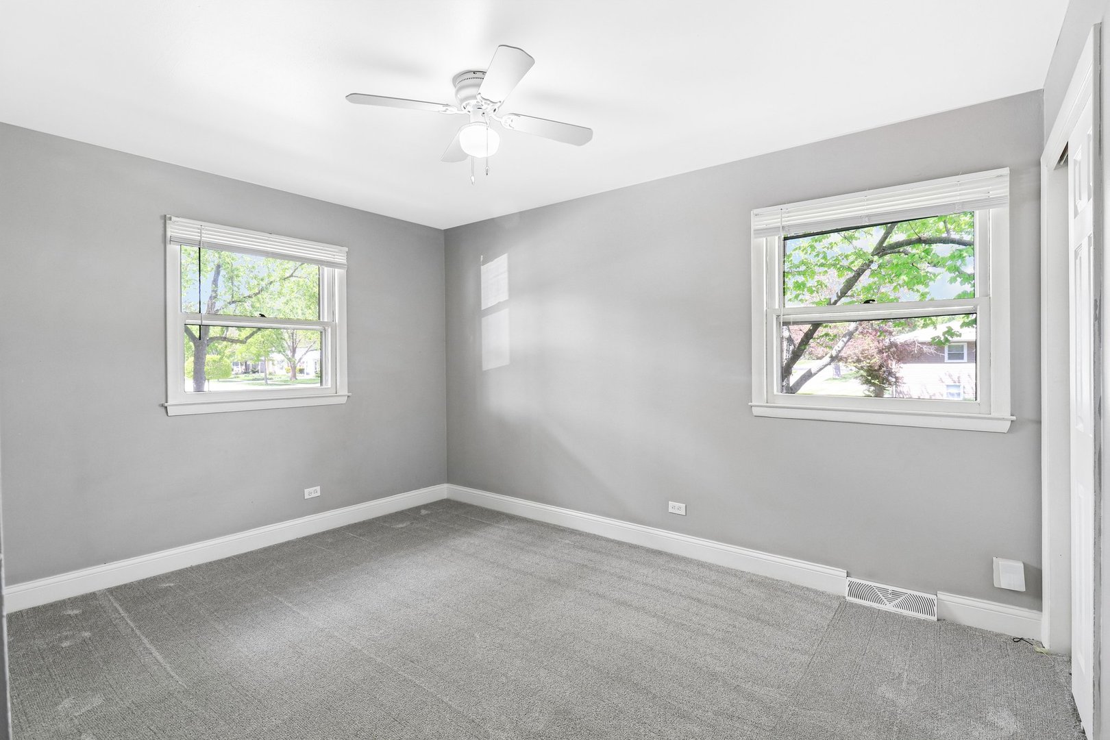 207 N Idlewild Avenue, Mundelein, IL 60060