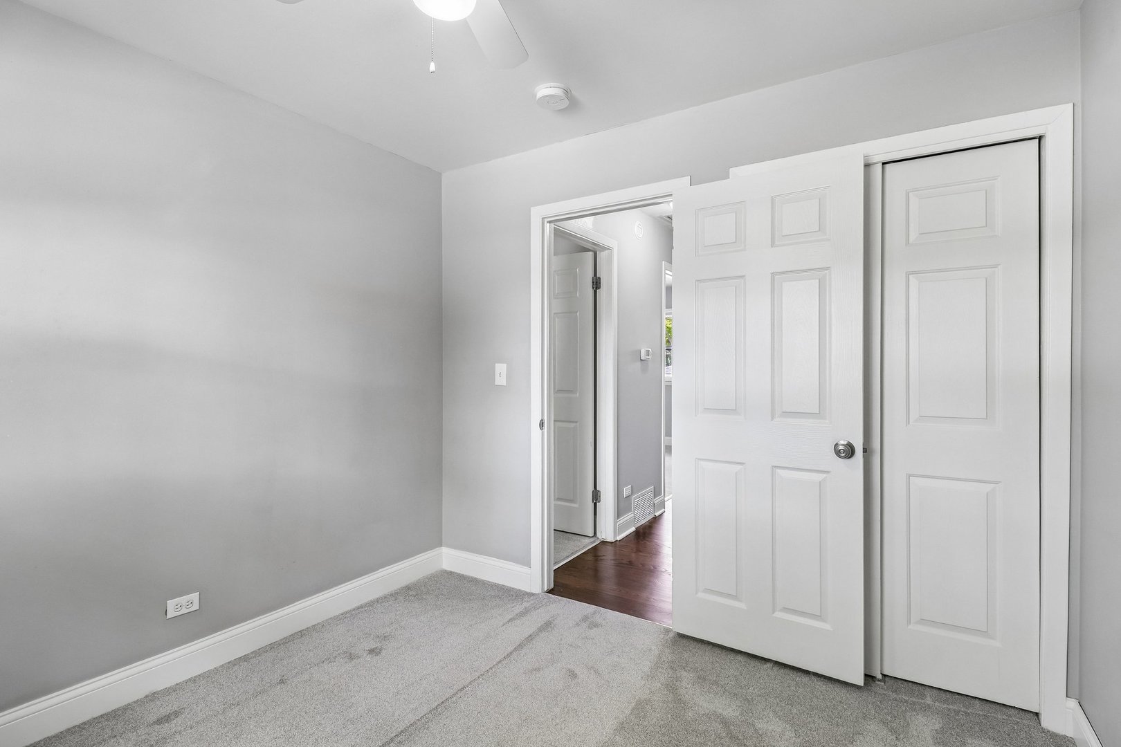 207 N Idlewild Avenue, Mundelein, IL 60060