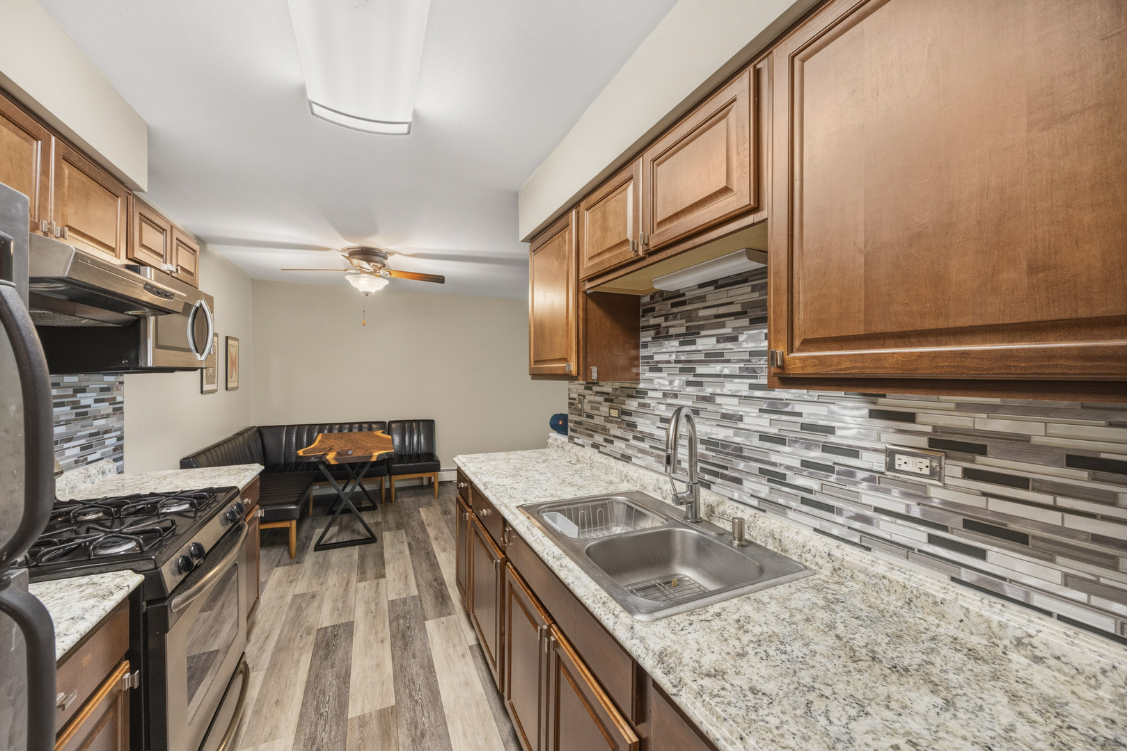 1198 ROYAL GLEN Drive #304A, Glen Ellyn, IL 60137