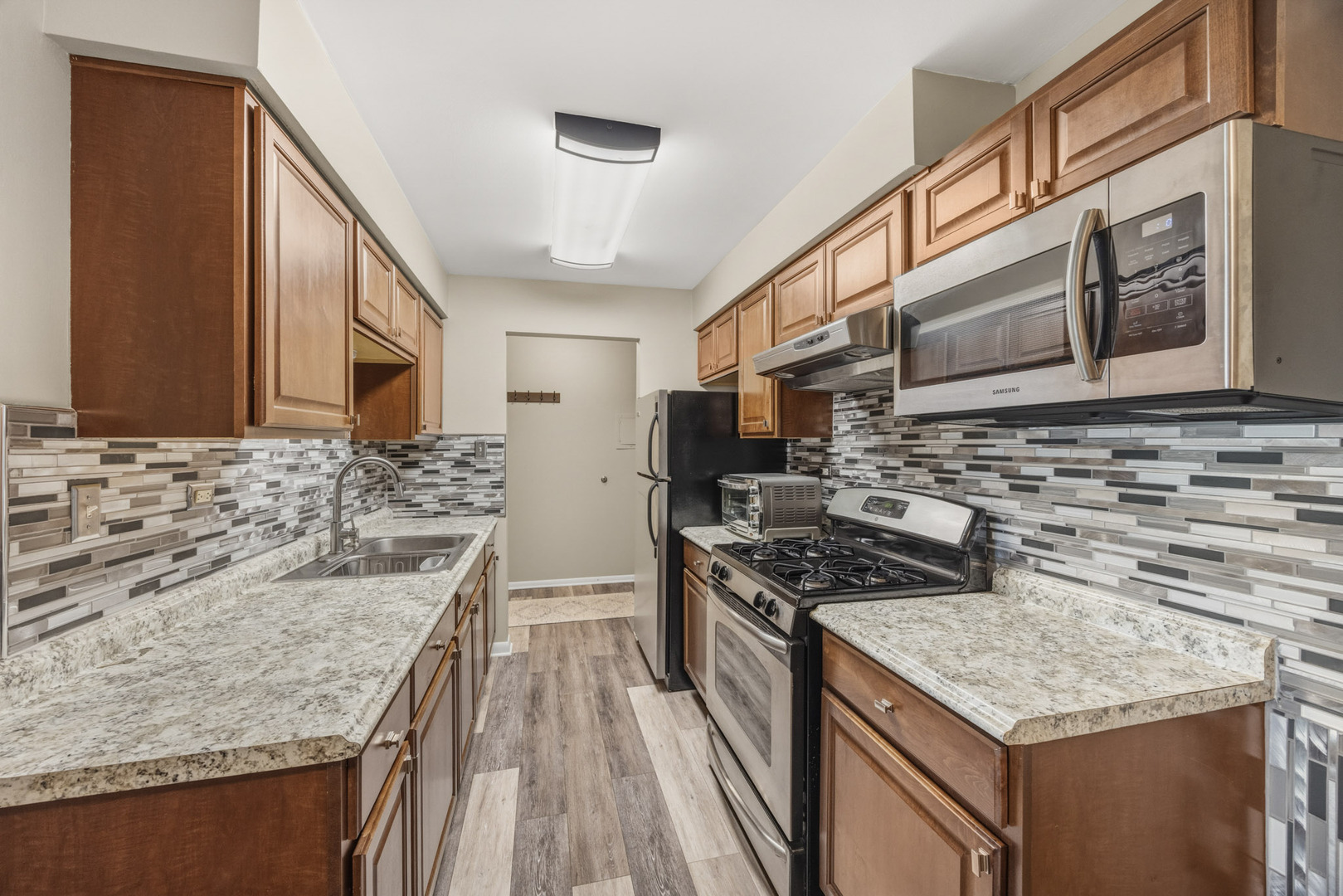 1198 ROYAL GLEN Drive #304A, Glen Ellyn, IL 60137