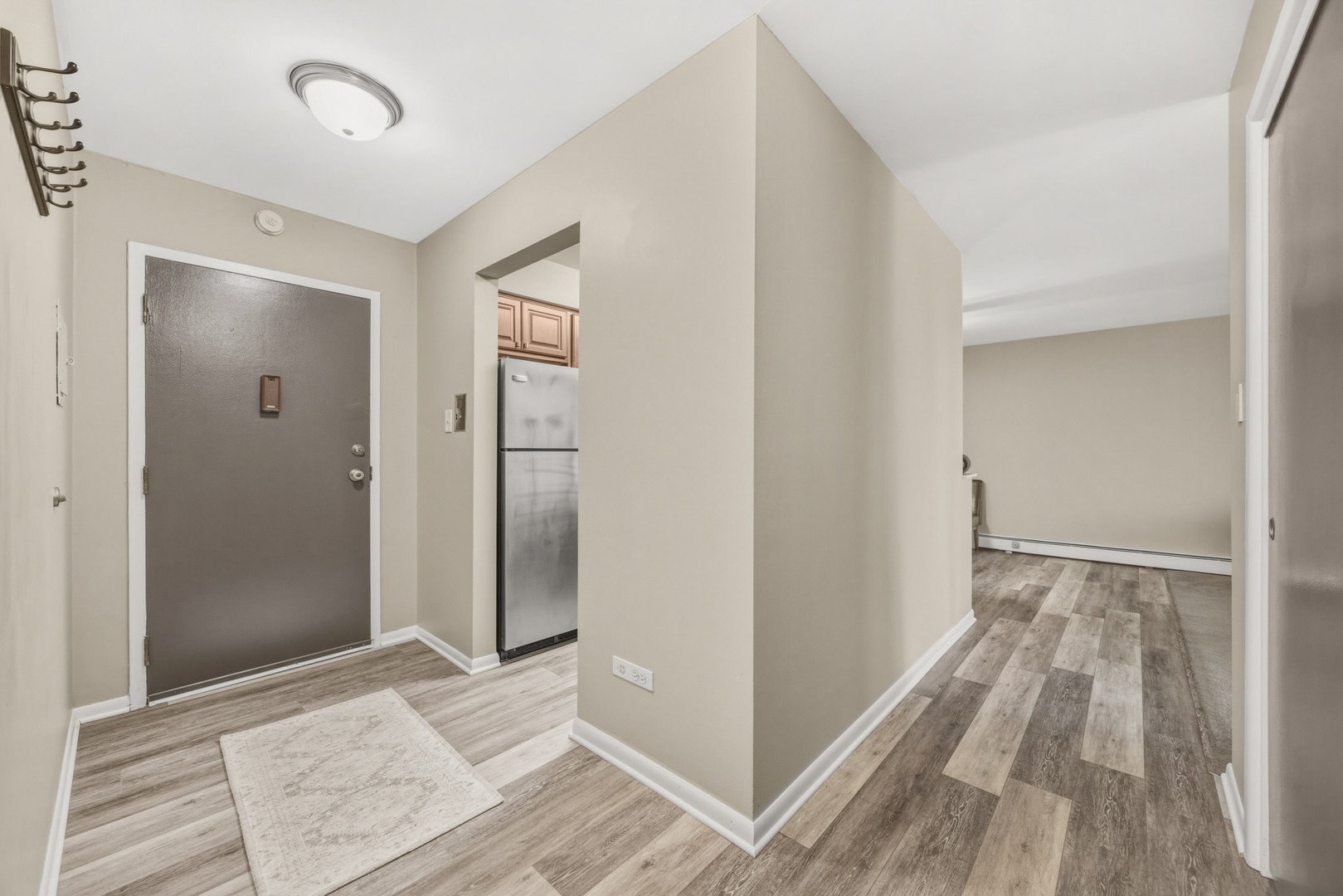 1198 ROYAL GLEN Drive #304A, Glen Ellyn, IL 60137