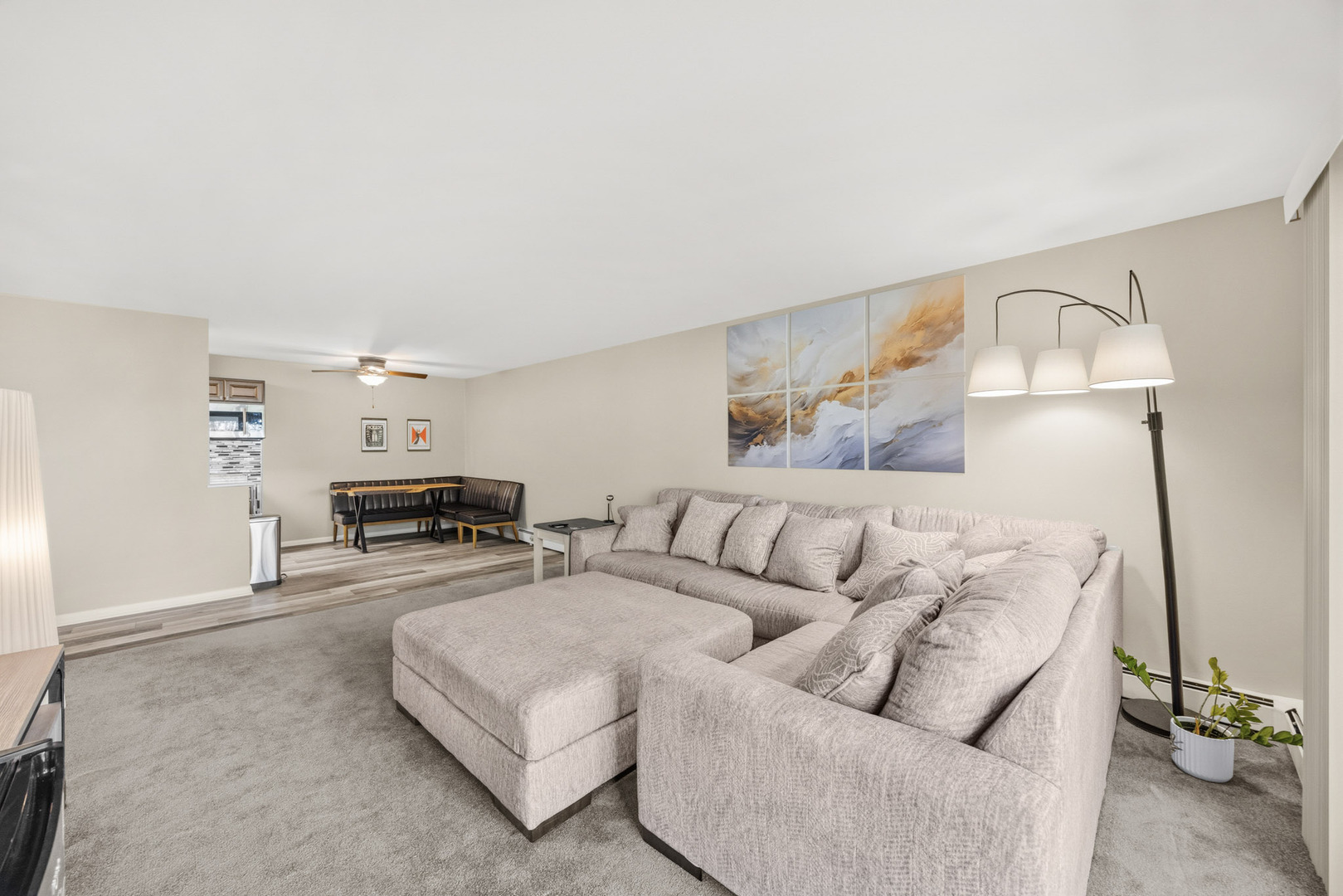 1198 ROYAL GLEN Drive #304A, Glen Ellyn, IL 60137
