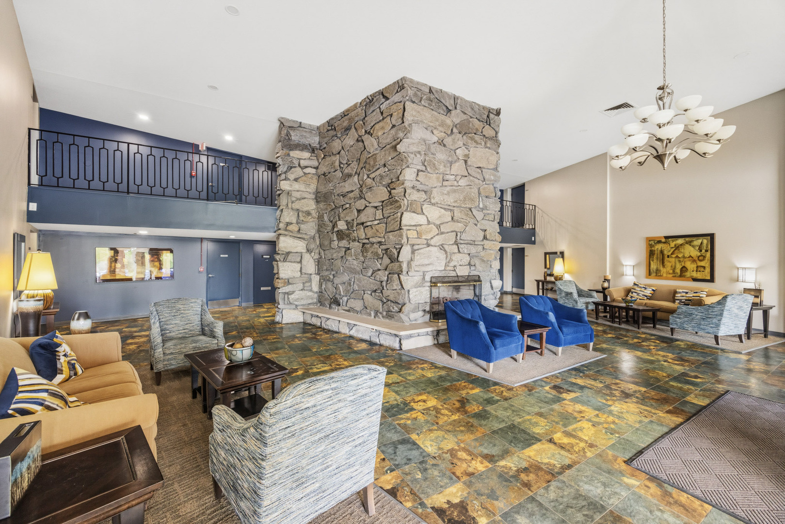 1198 ROYAL GLEN Drive #304A, Glen Ellyn, IL 60137