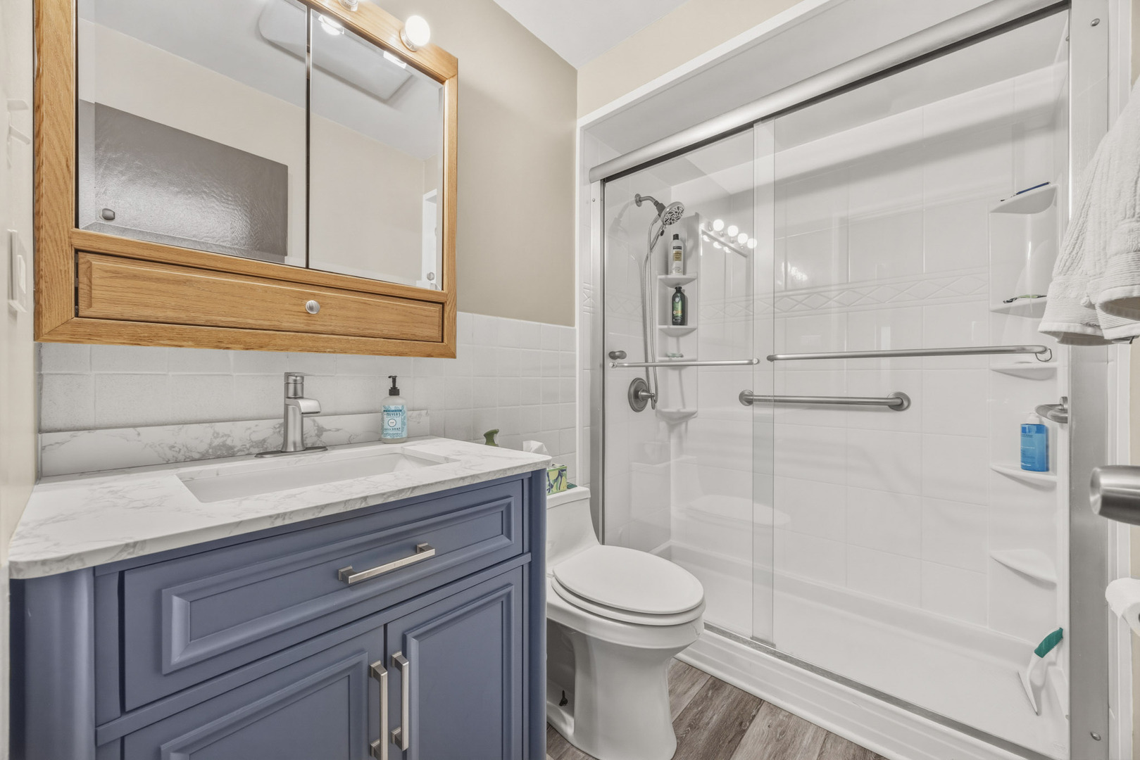 1198 ROYAL GLEN Drive #304A, Glen Ellyn, IL 60137