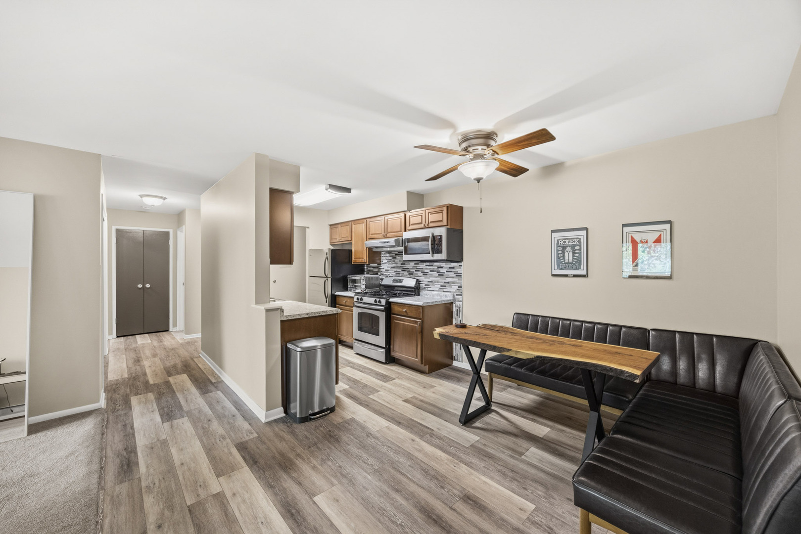 1198 ROYAL GLEN Drive #304A, Glen Ellyn, IL 60137