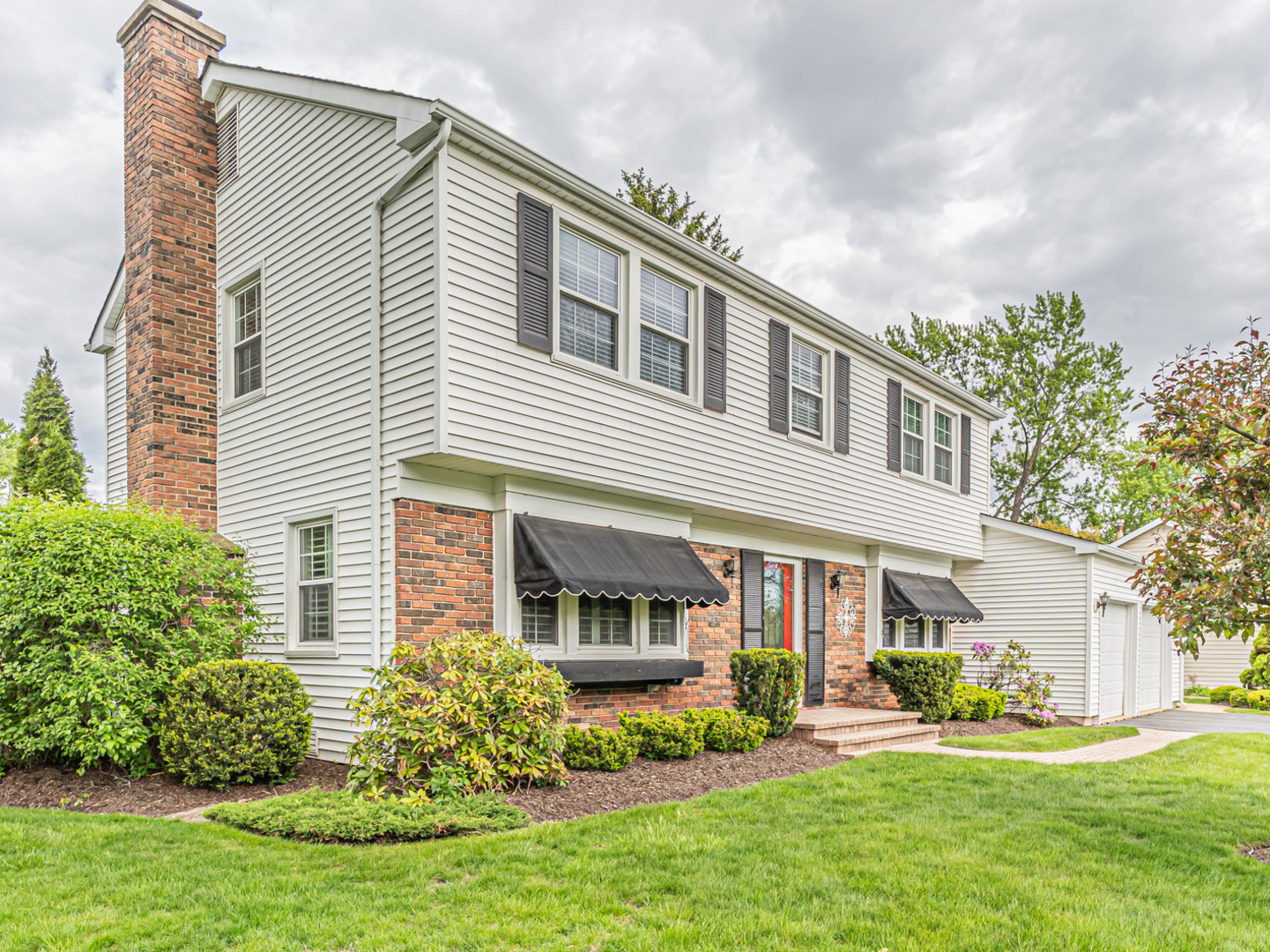 5 Knight Hill Lane, Buffalo Grove, IL 60089