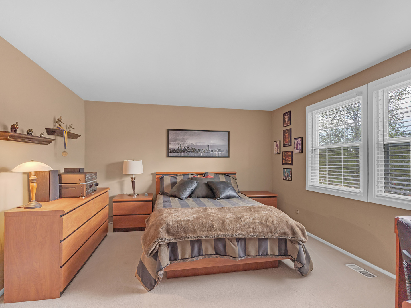 5 Knight Hill Lane, Buffalo Grove, IL 60089