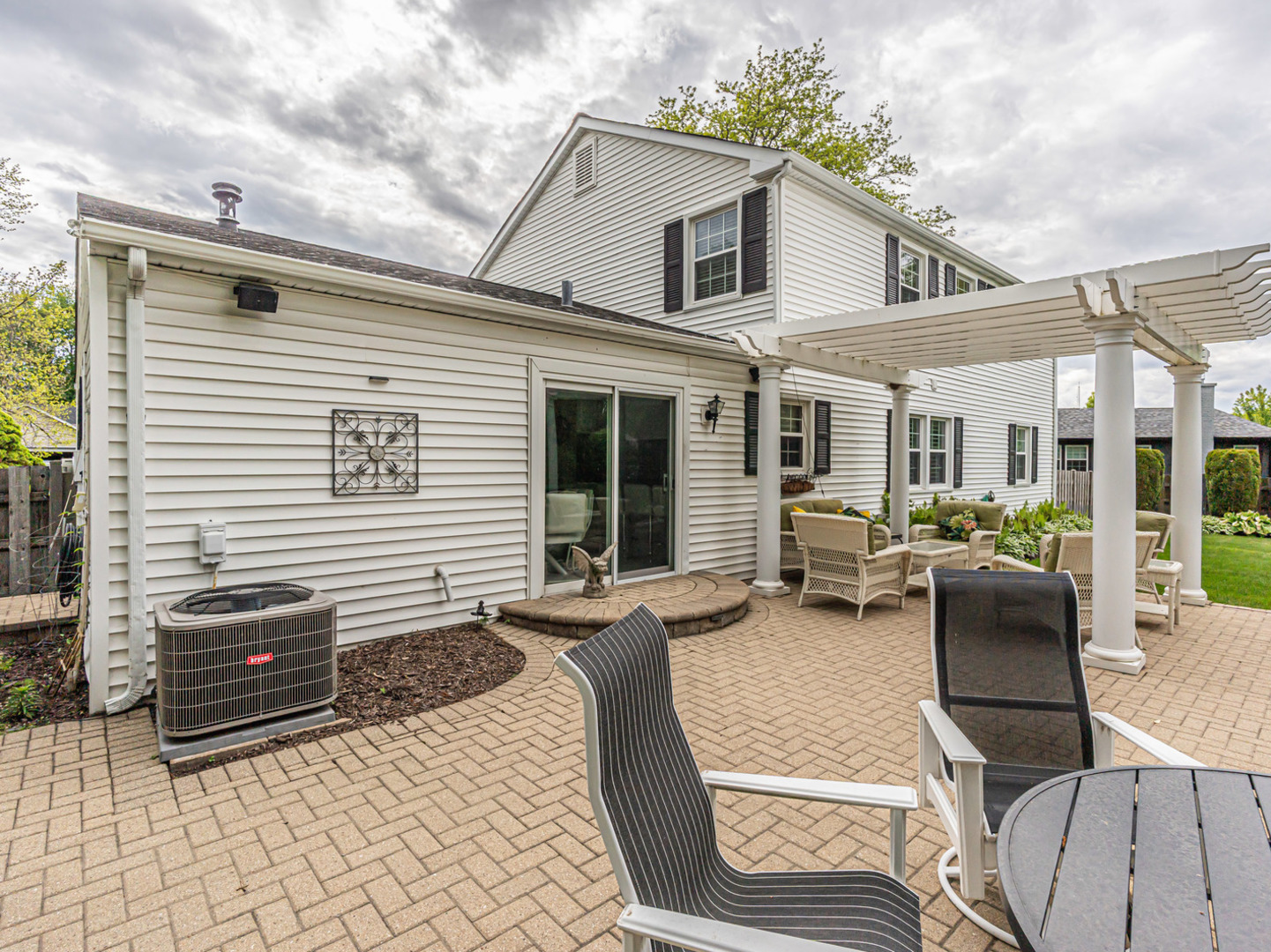 5 Knight Hill Lane, Buffalo Grove, IL 60089