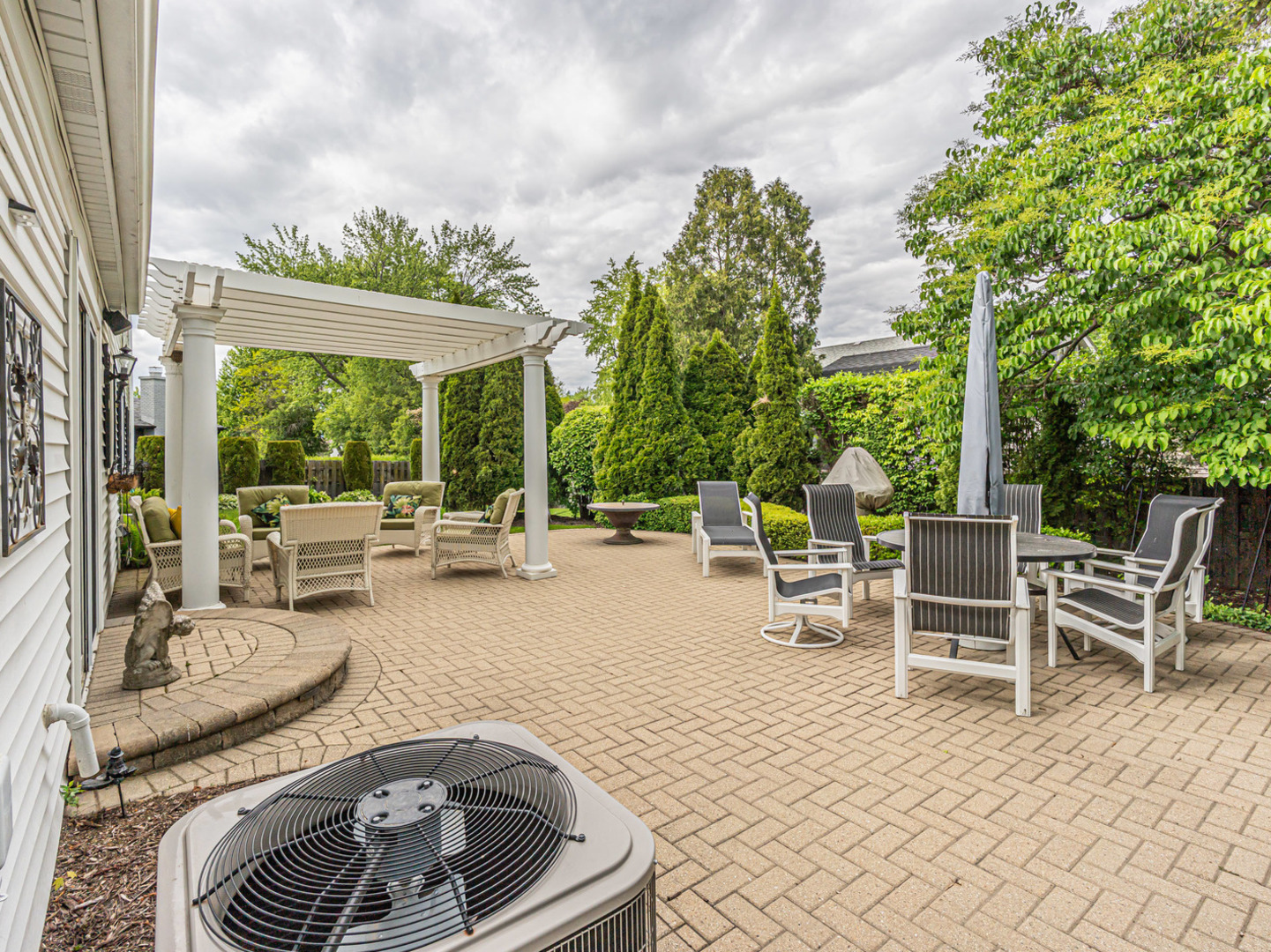 5 Knight Hill Lane, Buffalo Grove, IL 60089