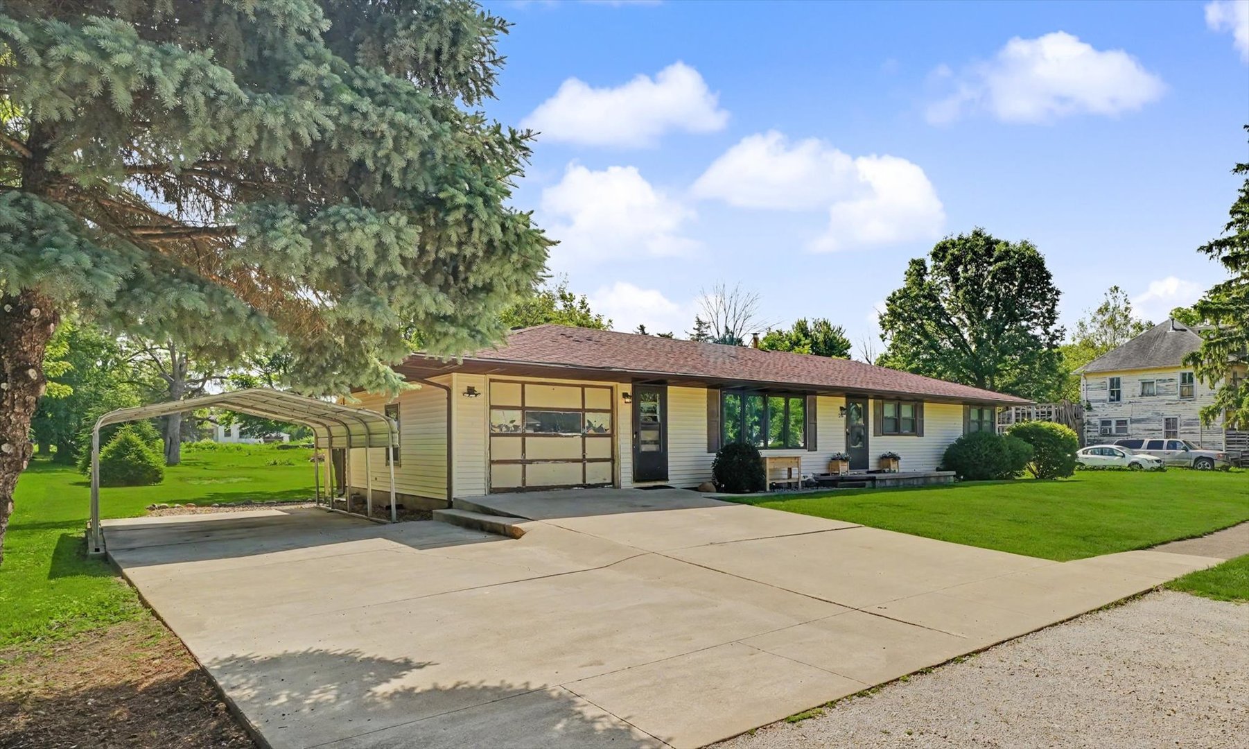 218 N Crossley Street, Melvin, IL 60952