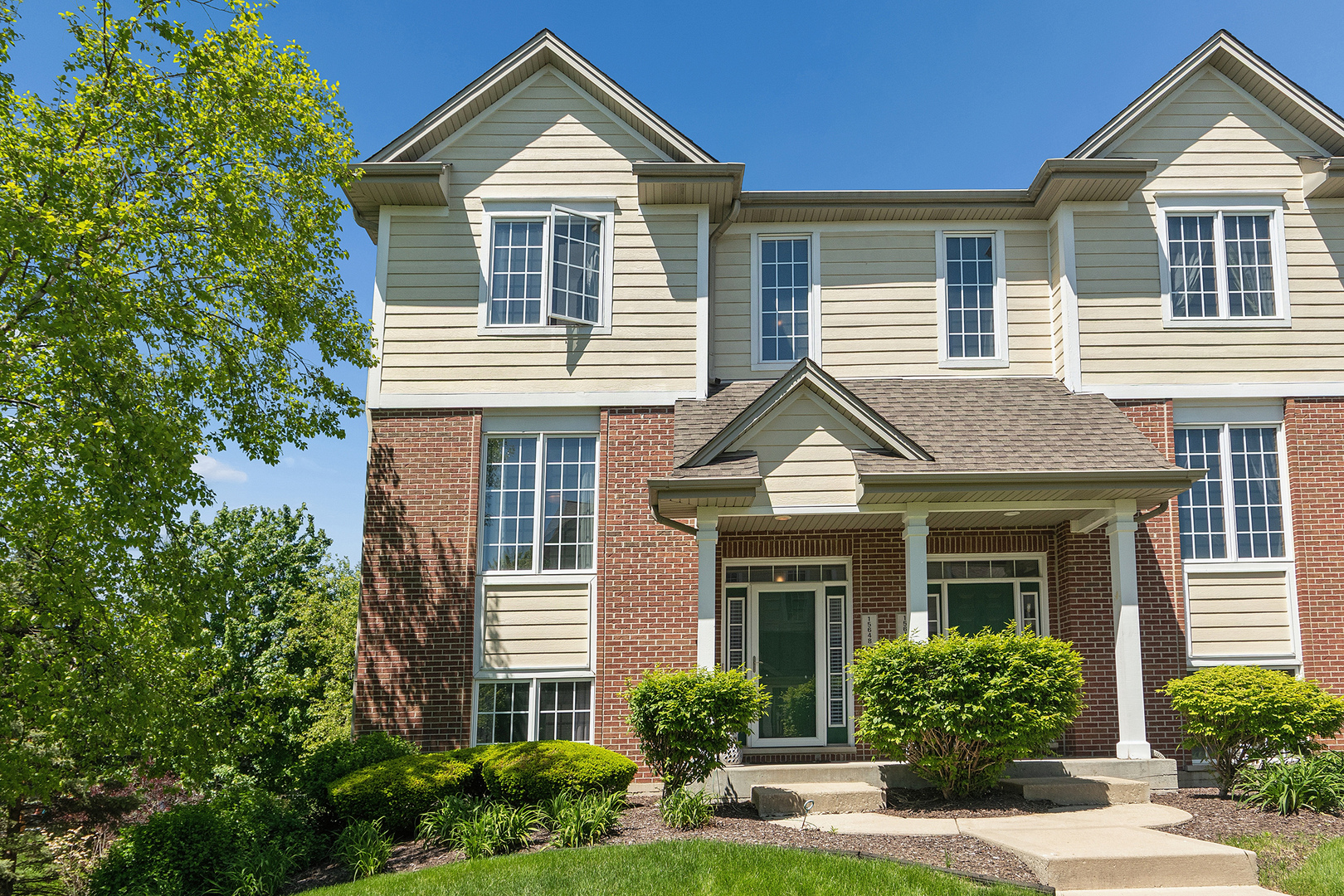 15648 Scotsglen Road, Orland Park, IL 60462