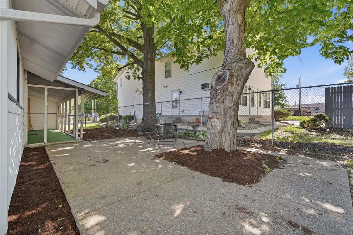 506 E College Avenue, Normal, IL 61761