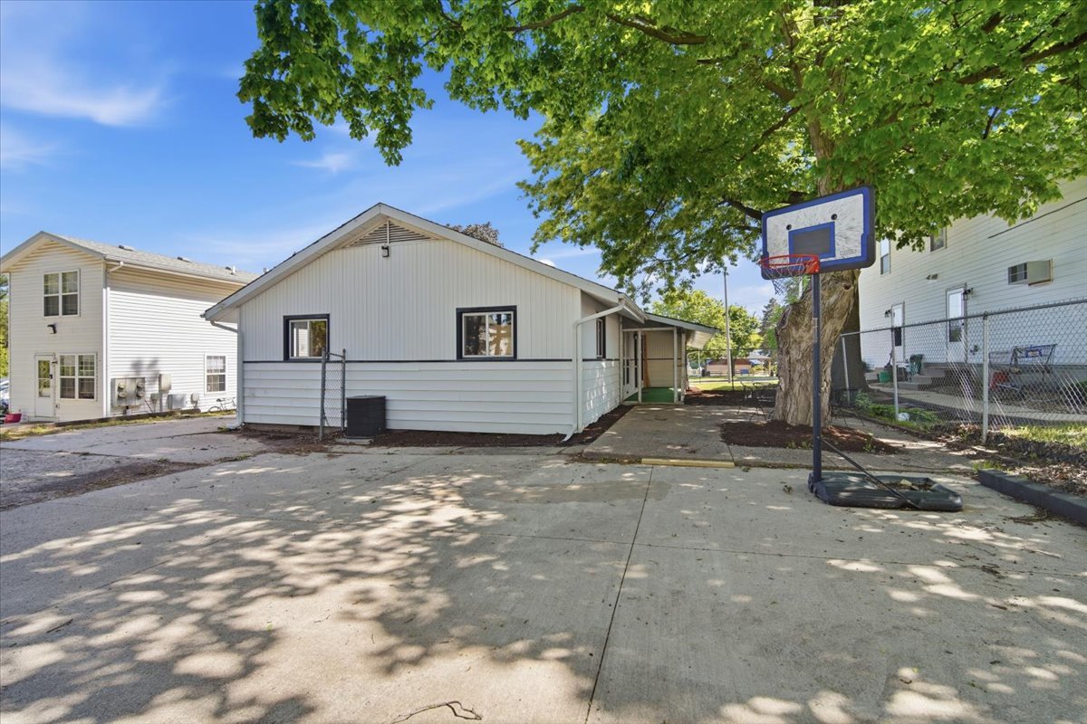 506 E College Avenue, Normal, IL 61761