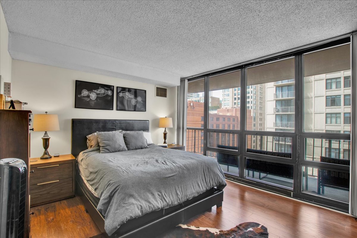 10 E Ontario Street #905, Chicago, IL 60611