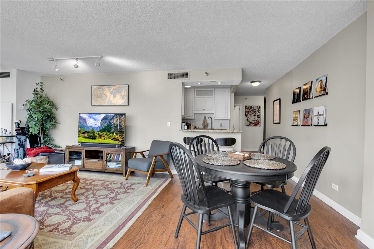 10 E Ontario Street #905, Chicago, IL 60611