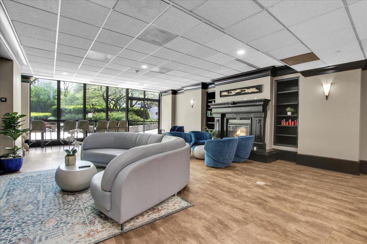 10 E Ontario Street #905, Chicago, IL 60611