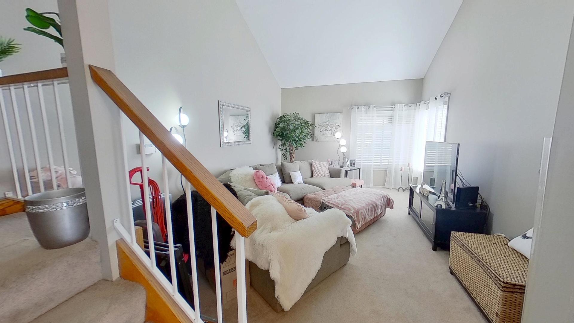 772 Colorado Court #772, Carol Stream, IL 60188