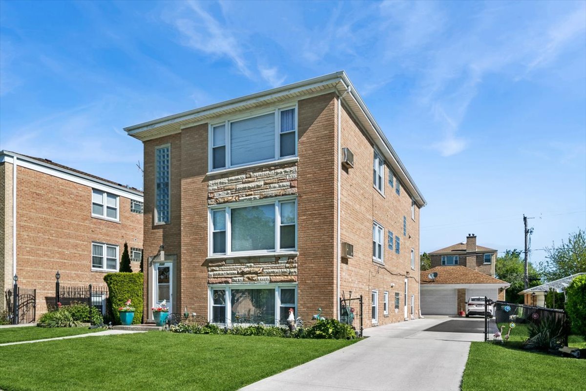 7322 W Crain Street #1FL, Niles, IL 60714