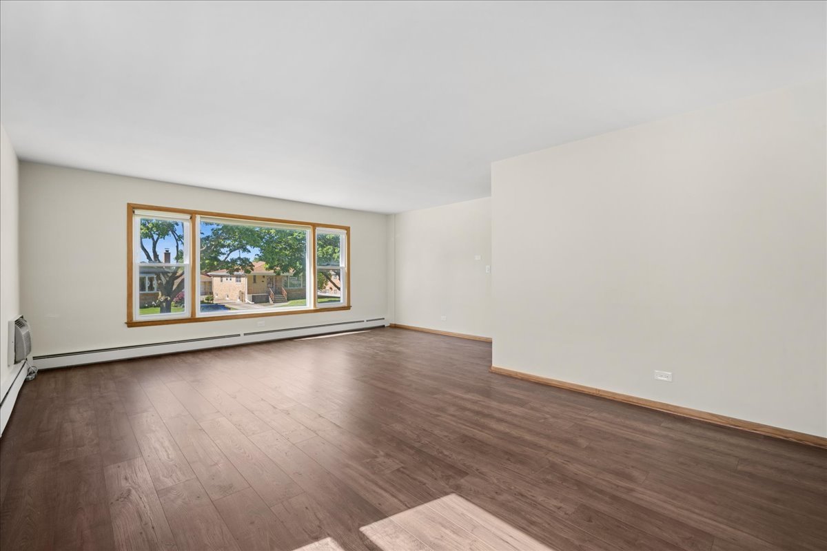 7322 W Crain Street #1FL, Niles, IL 60714