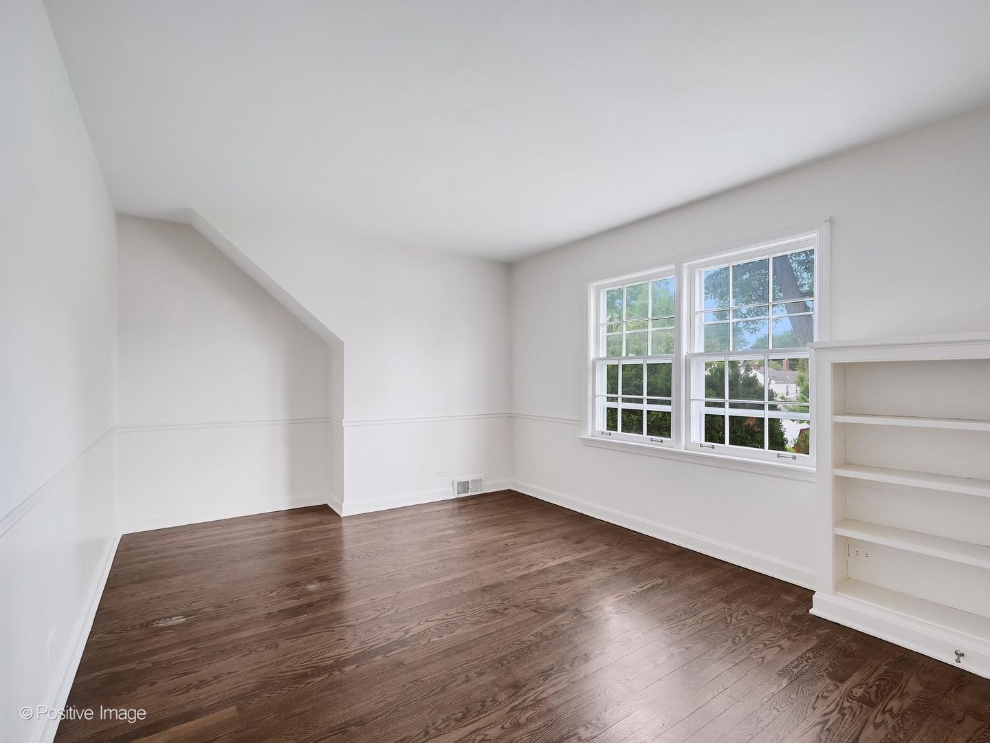 218 S Edgewood Avenue, La Grange, IL 60525