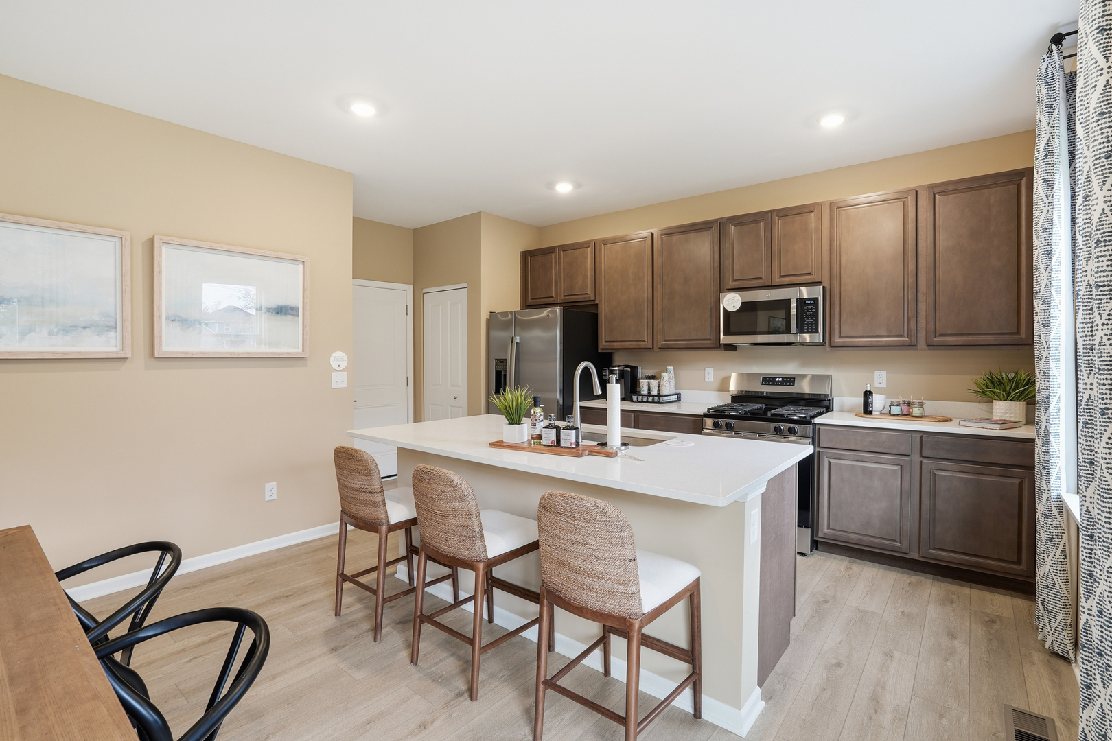 2852 McMurtrie Way, Yorkville, IL 60560