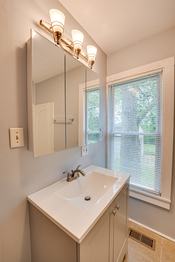 1108 Magnolia Avenue, Joliet, IL 60432