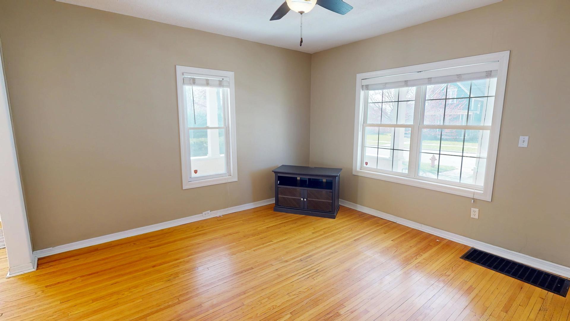 276 Morgan Street #1, Elgin, IL 60123