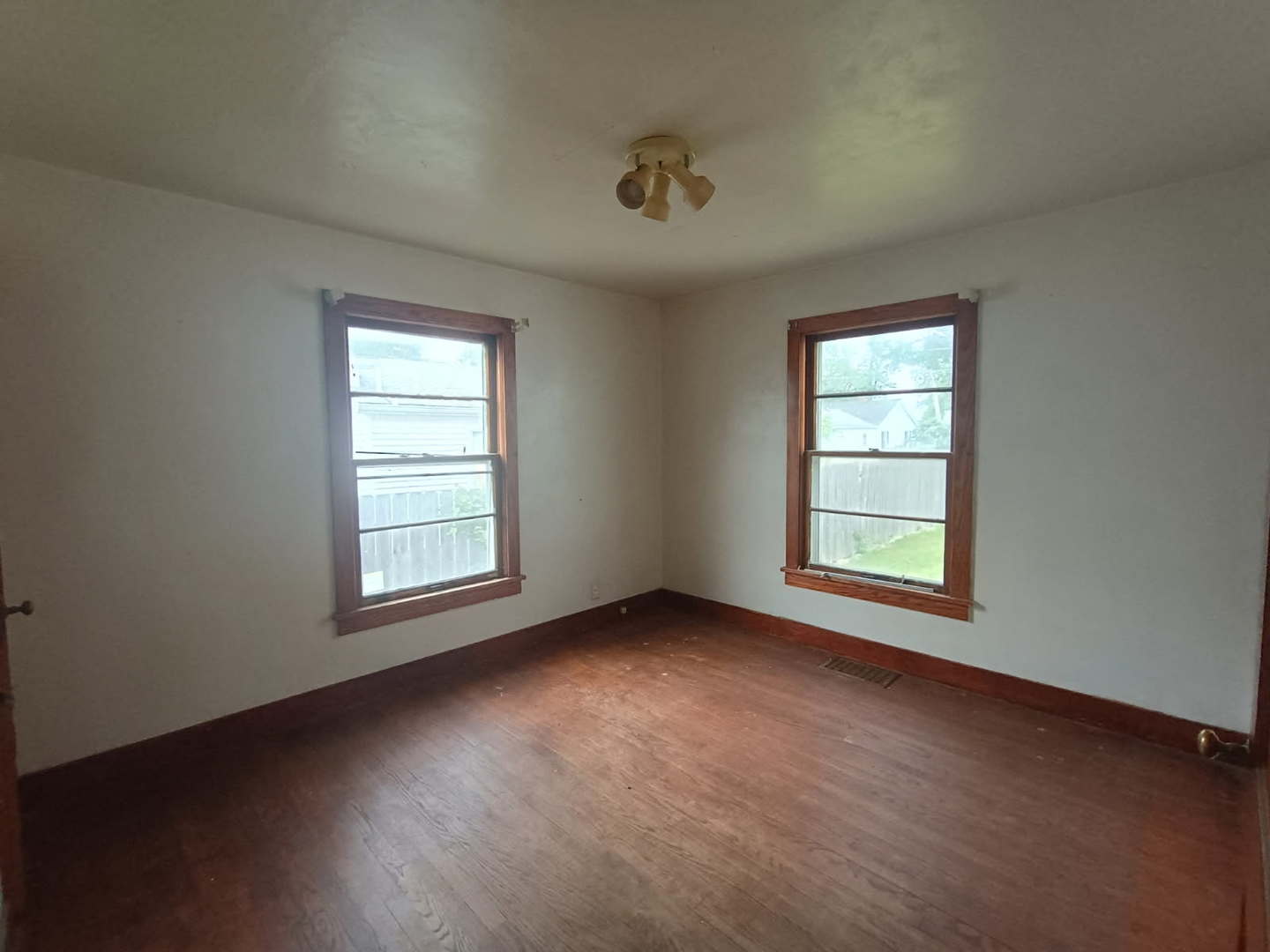 120 E Adams Street, Rushville, IL 62681