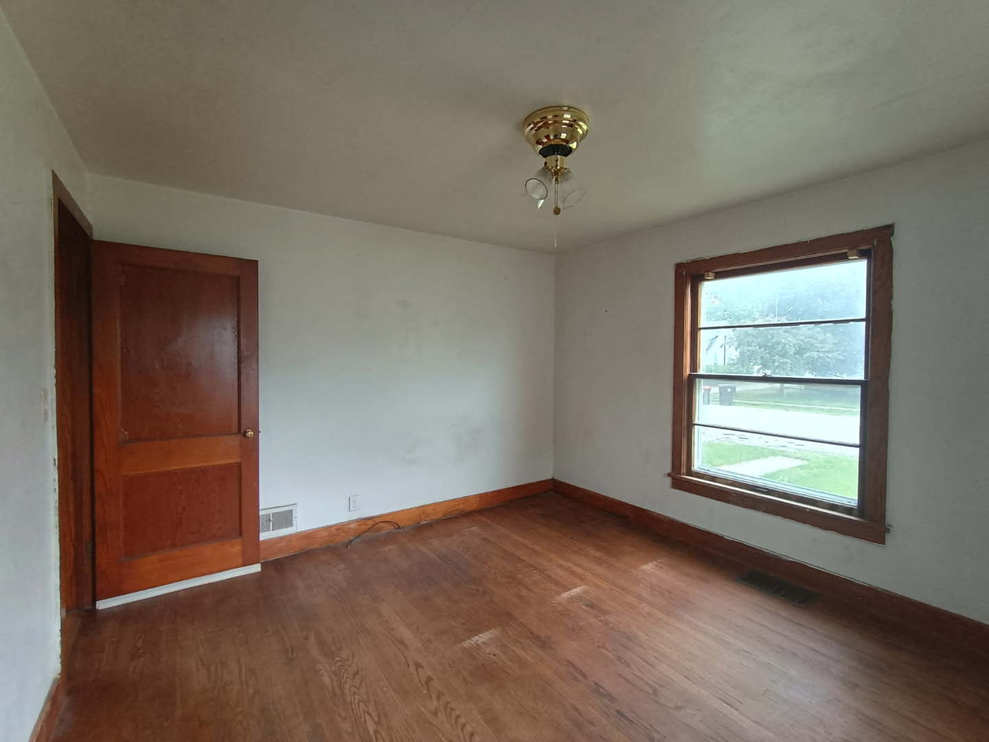 120 E Adams Street, Rushville, IL 62681
