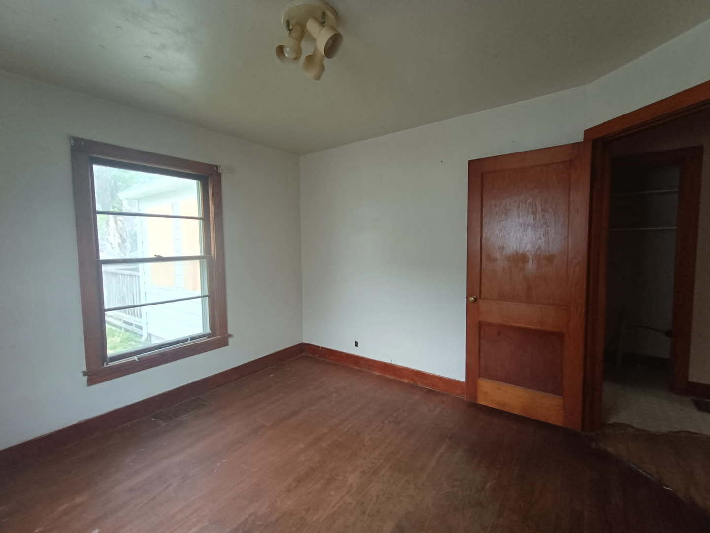 120 E Adams Street, Rushville, IL 62681